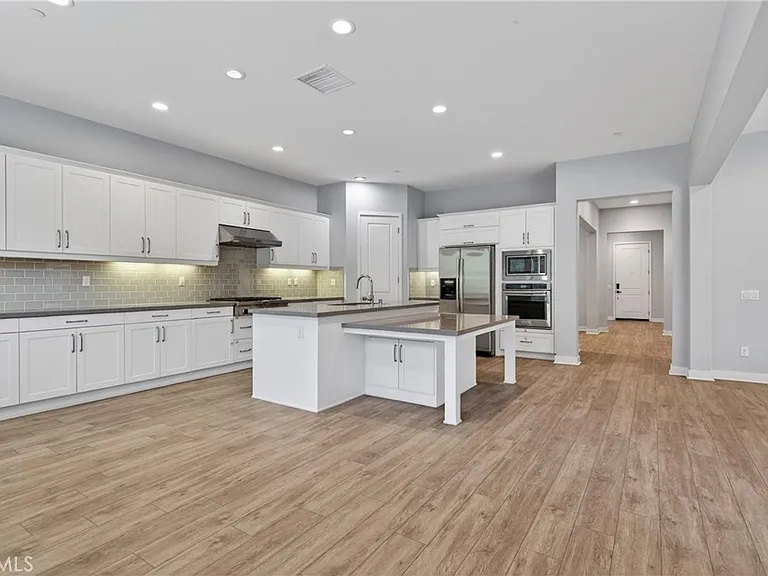 755 E Orange Blossom Way — Photo 17
