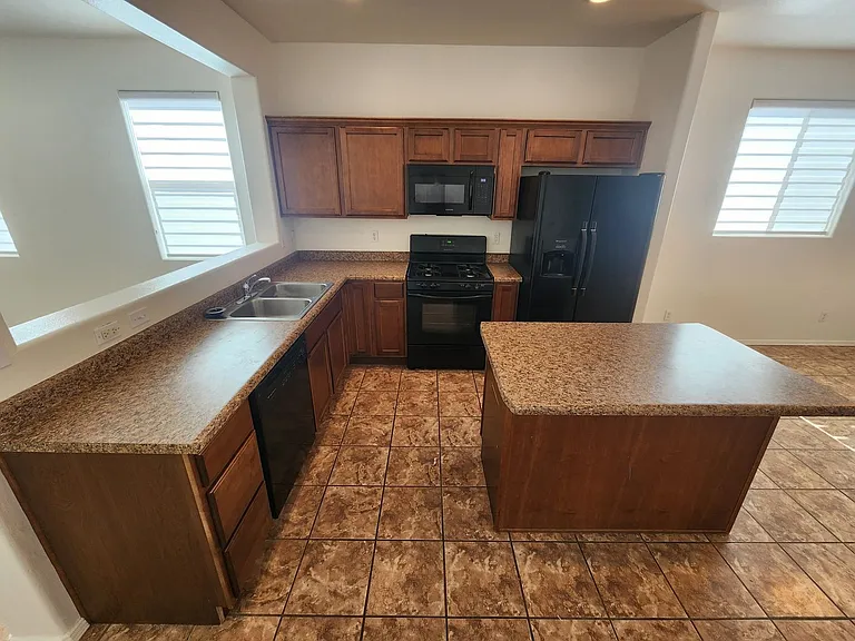 4942 Sherwood Rd — Photo 8