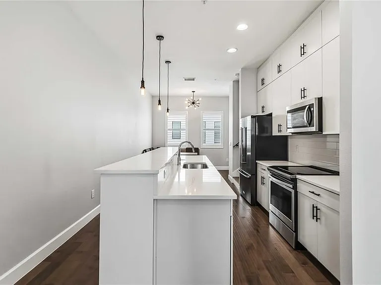 1332 W Gray St #5 — Photo 18