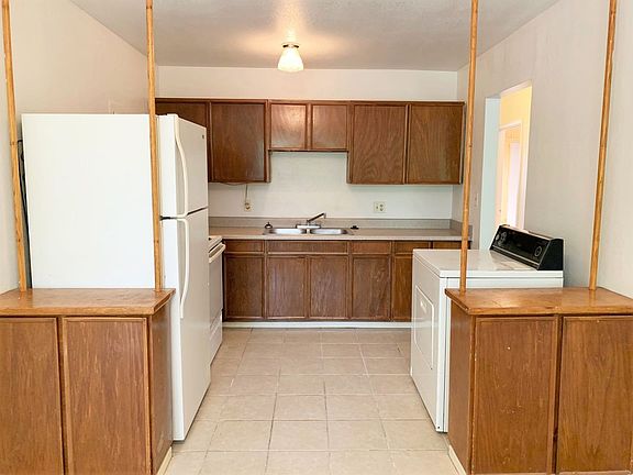 3rd image of 2169 S McKinley St #1040