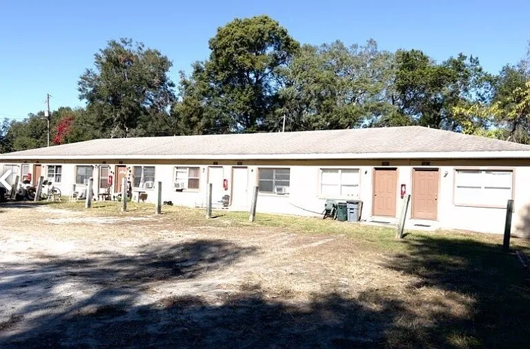 Highland Woods Apartments — Photo 1