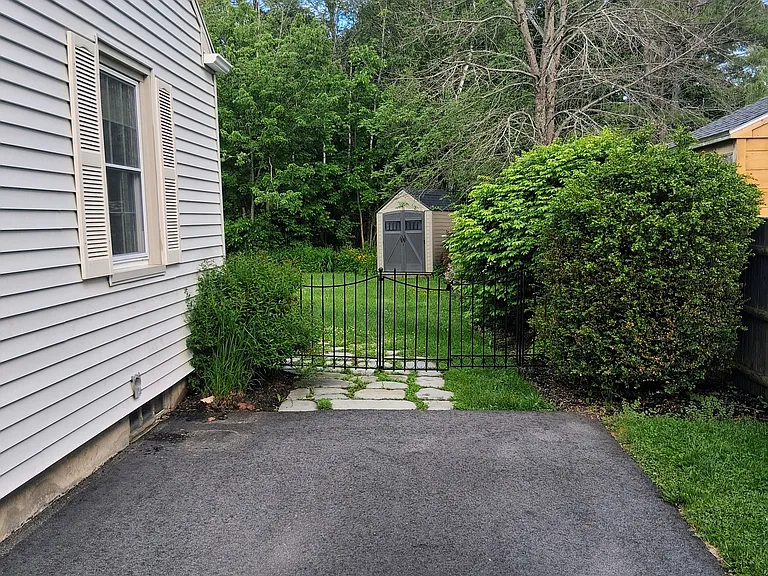 19 Harding Ave — Photo 3