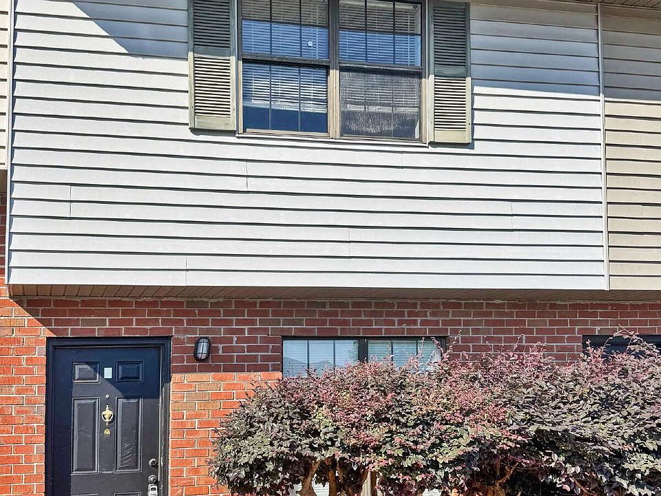 1st image of 3767 Oakwood Hills Dr APT C