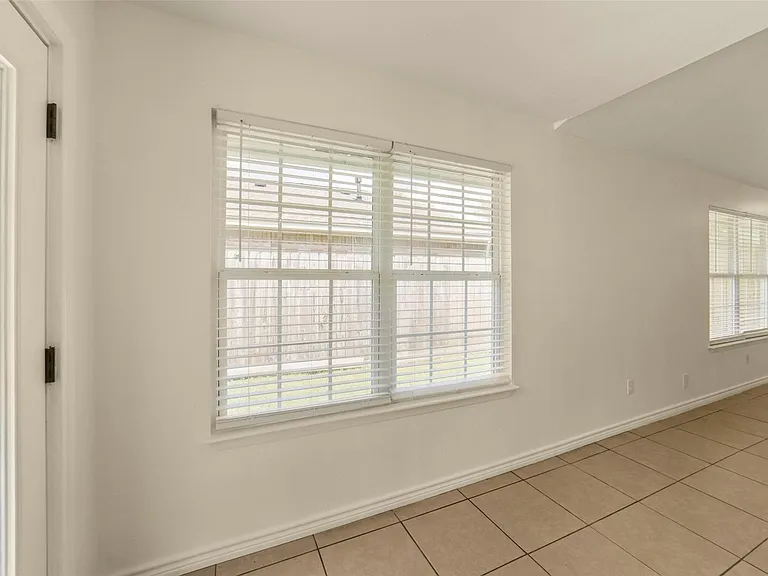 18147 Dinner Creek Dr — Photo 24