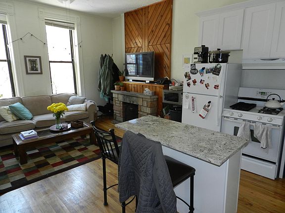 2nd image of 2448 N Clark St Floor 3