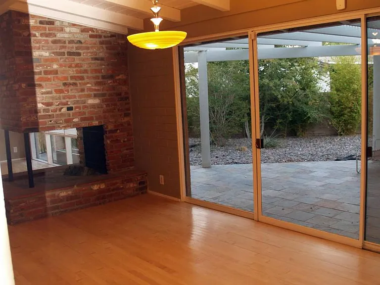 1418 Bryn Mawr Ave — Photo 2
