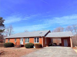 525 Valley Dr, Callao, VA 22435