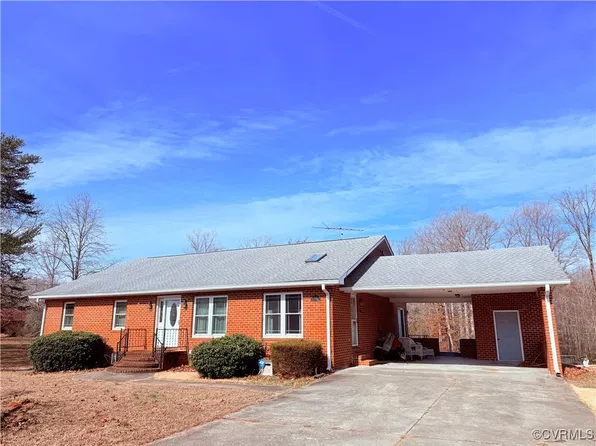 525 Valley Dr, Callao, VA 22435