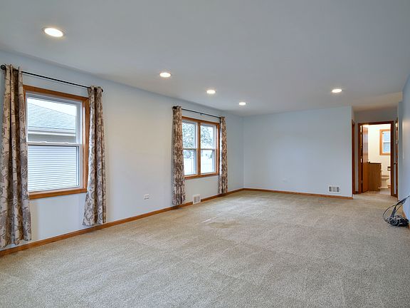 3rd image of 318 E Sunset Ave