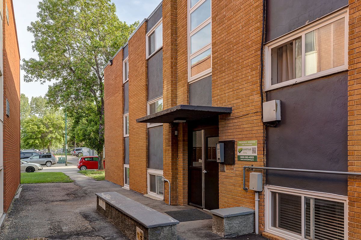 3046 Arlington Ave #2, Saskatoon, SK S7J 2J9 | Zillow