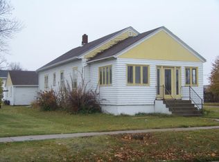 304 S Raymond St, Northwood, ND 58267
