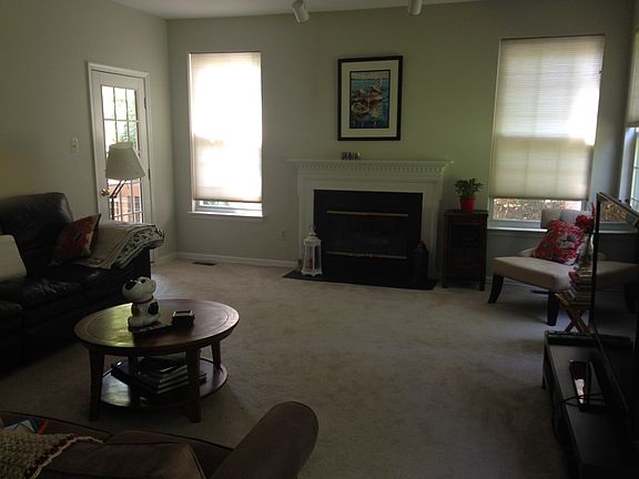 LIVING / DINING ROOM