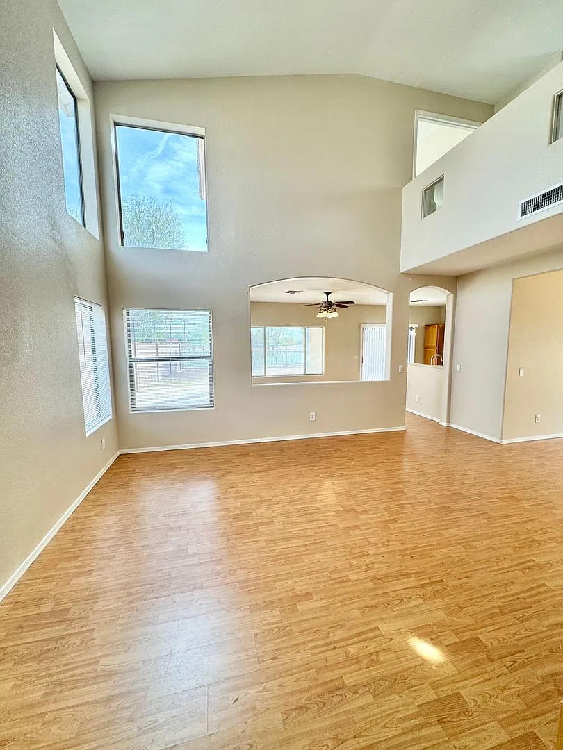3 Bedroom/2.5 Bath Two Story Home in Avondale! Beautiful Water views — Photo 3