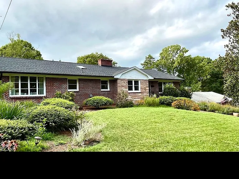 2851 Foxwood Ln — Photo 28