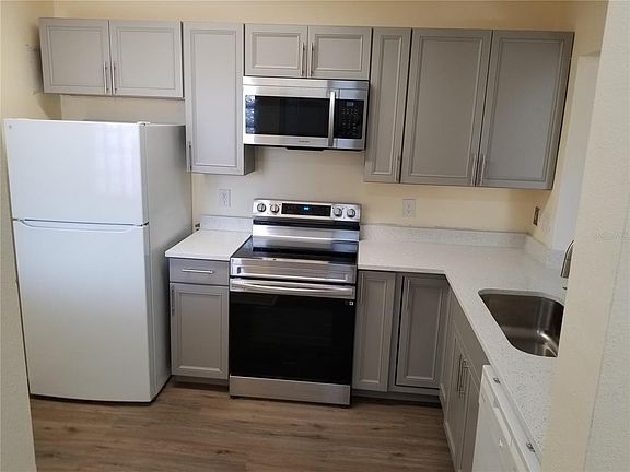 4th image of 6022 PORTSDALE PLACE #202