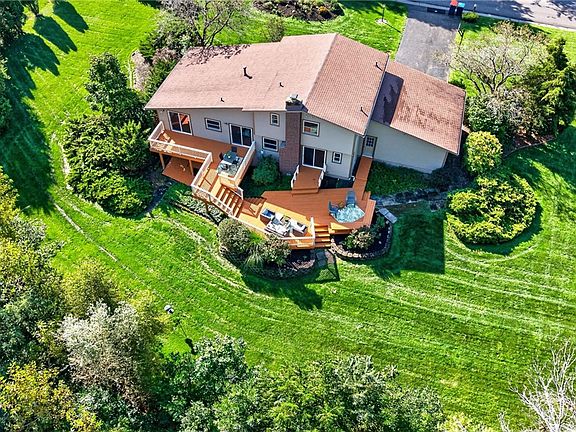 4th image of 1630 Bridgeboro Dr