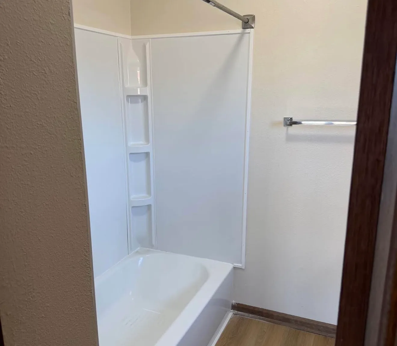 2 bed, $800 — Photo 3