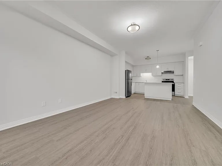 25 Isherwood Ave #B21 — Photo 4