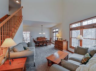 220 Braeburn Cir, Sugar Grove, IL 60554