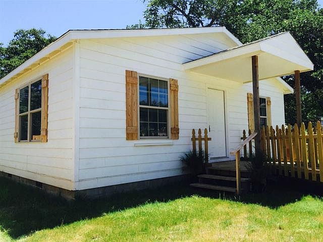 1st image of 609 Western Hills Trl