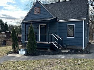 171 Sunset Dr, Port Ewen, NY 12466