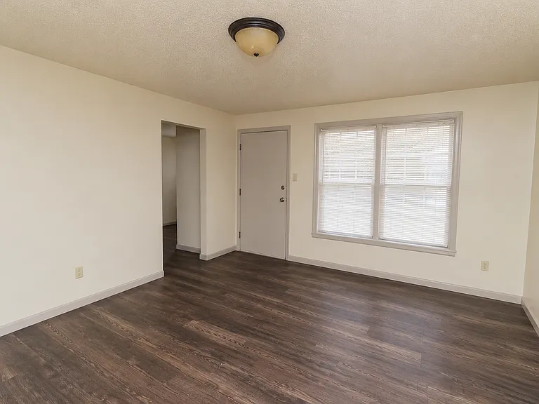 1025 S Pineridge Rd — Photo 5
