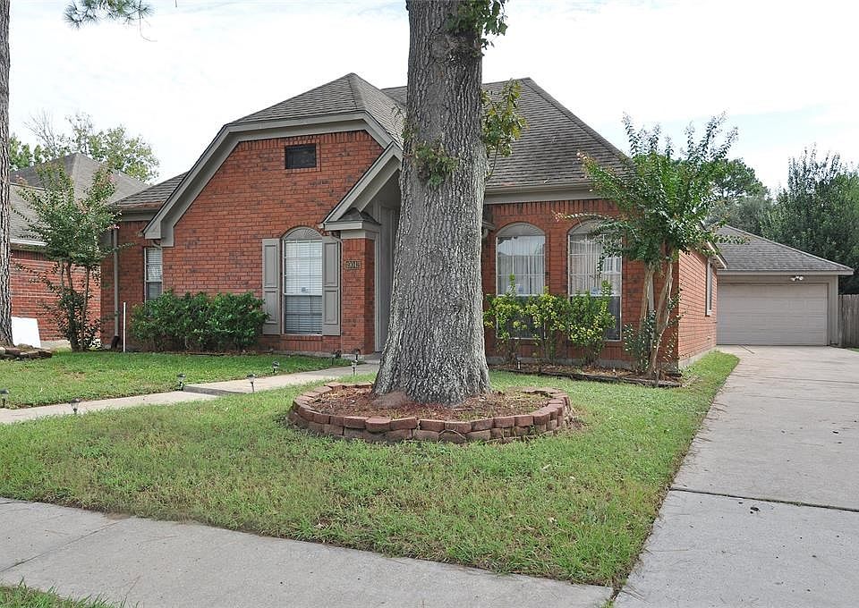 1st image of 19042 Cloyanna Ln