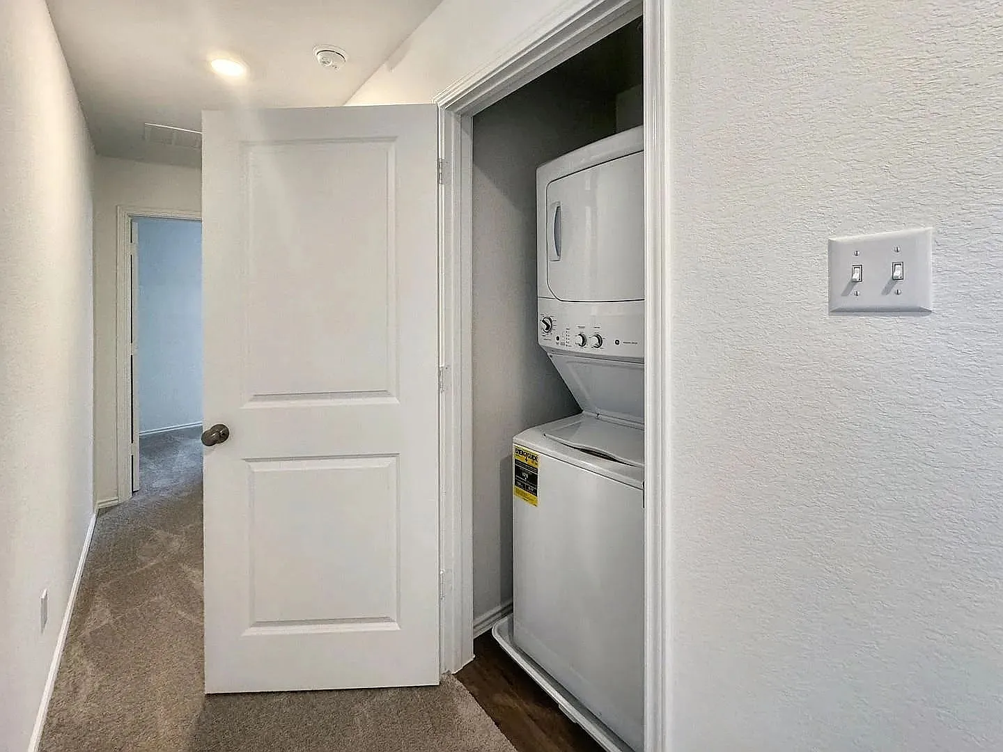 3 bed, 2.5 bath, 1189 sqft, $1,575 — Photo 3