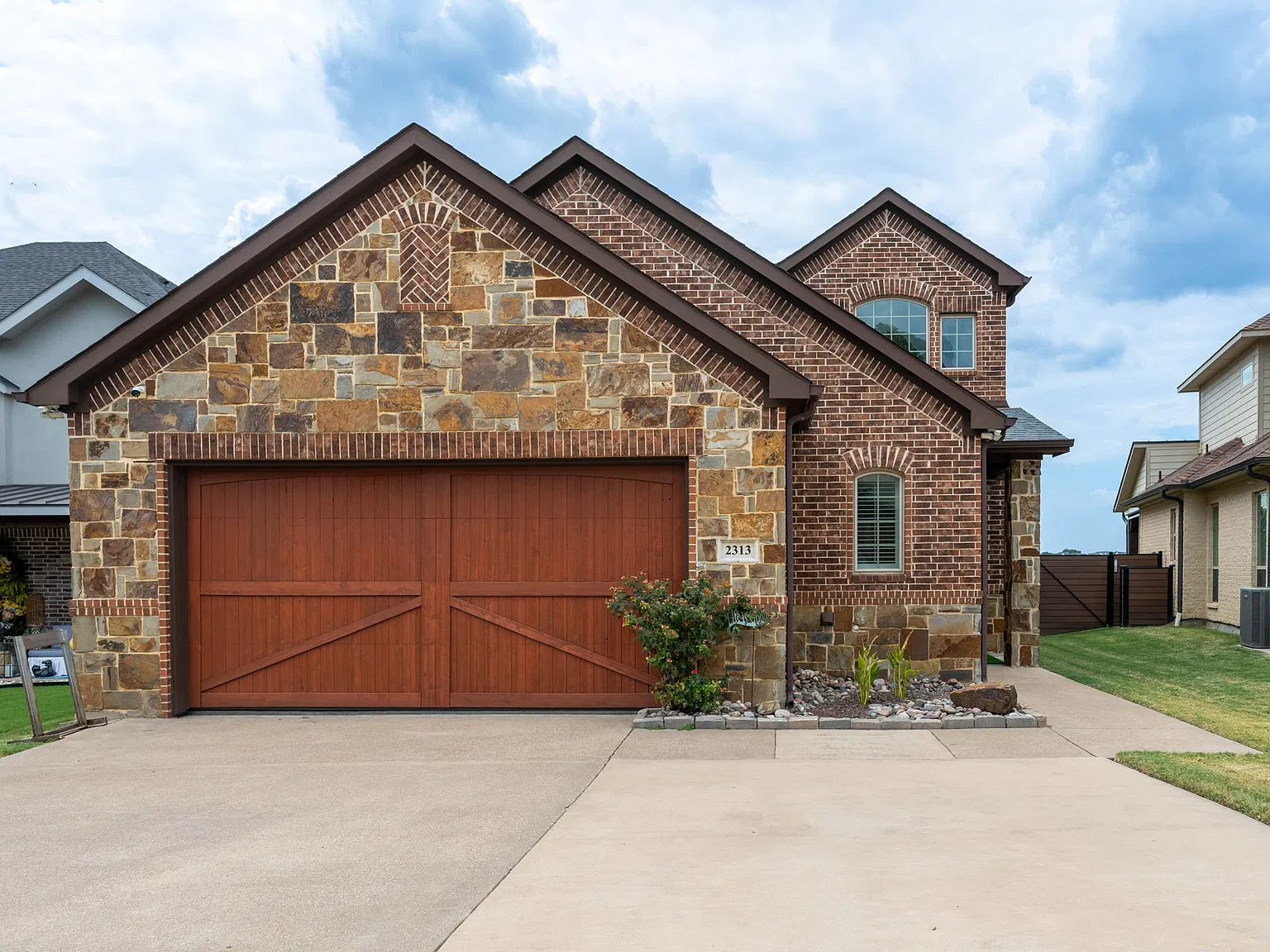 4 bed, 3253 sqft, $6,250 — Photo 2