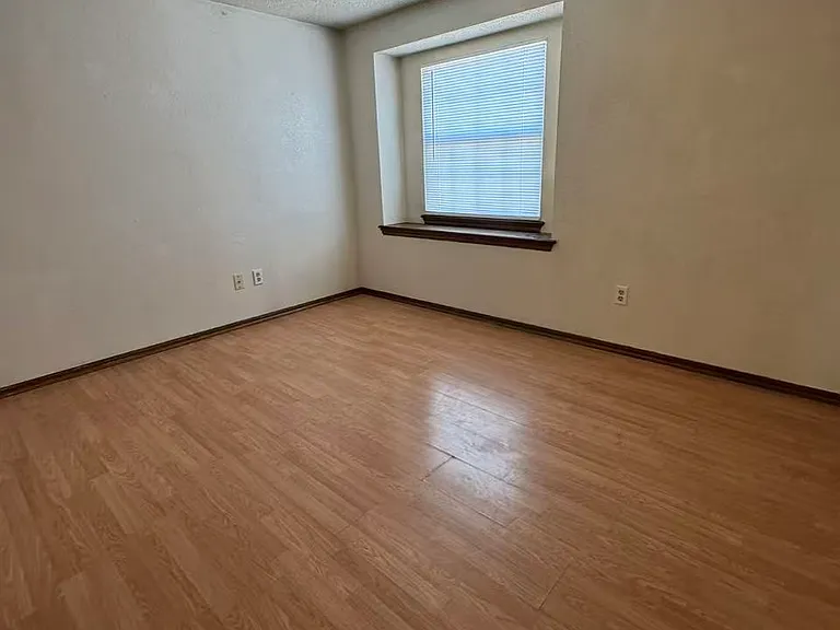 2128 Meench Dr — Photo 21