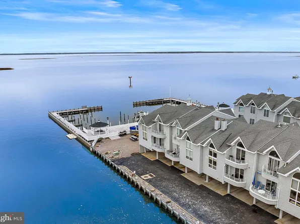 420 8th St APT 8S, Beach Haven, NJ 08008