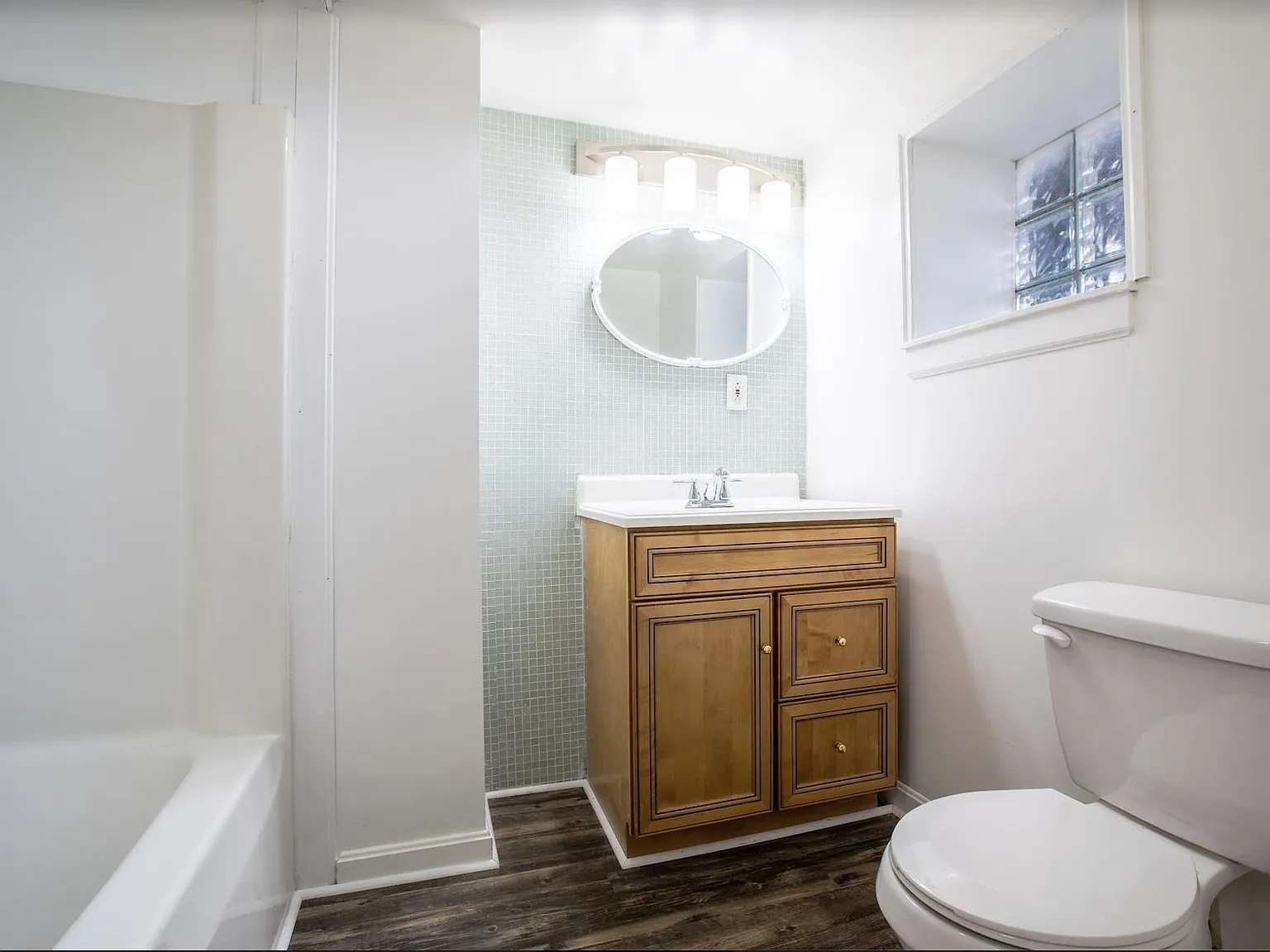 3 bed, 1.5 bath, 1408 sqft, $1,650 — Photo 4