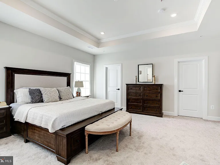 6547 Clubhouse Dr — Photo 45