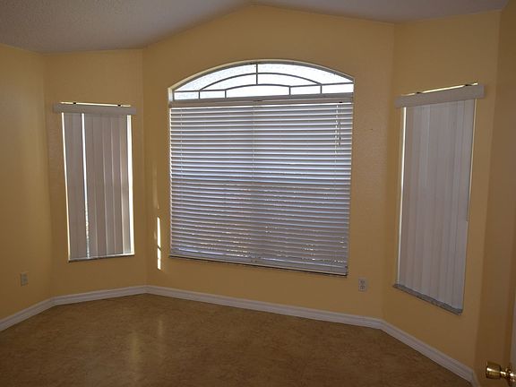 3rd image of 10213 Doriath Cir