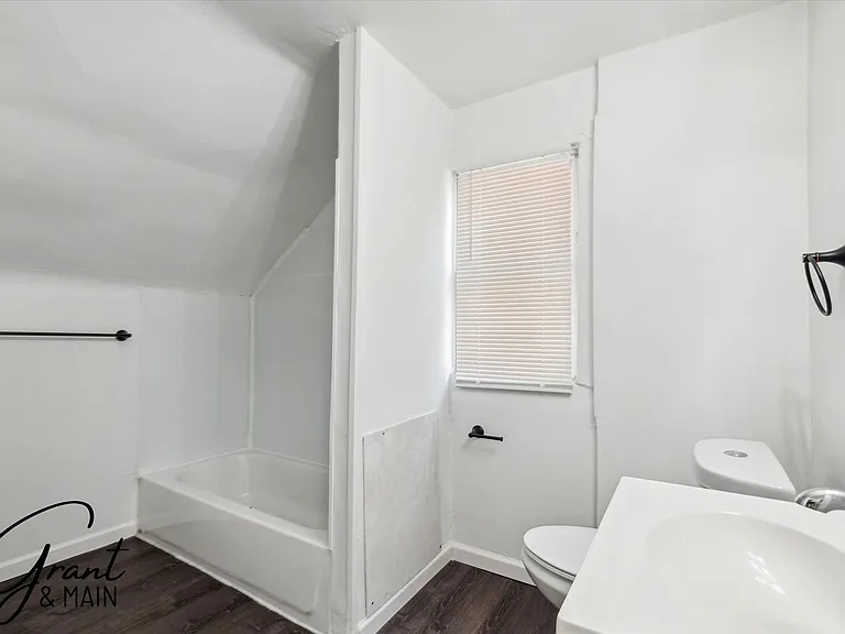 326 Eason Ave — Photo 13