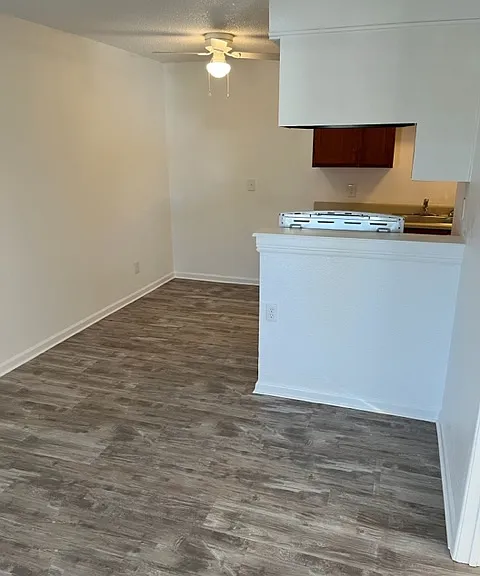 1223 N Dysart Rd #13 — Photo 5