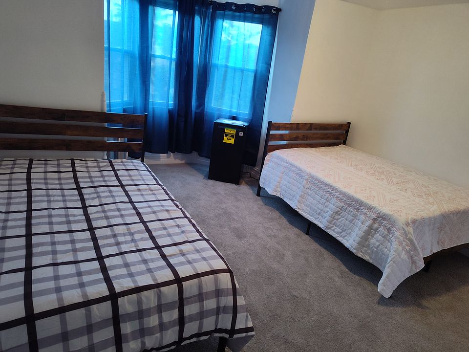 2nd image of 453 W Tilghman St #2
