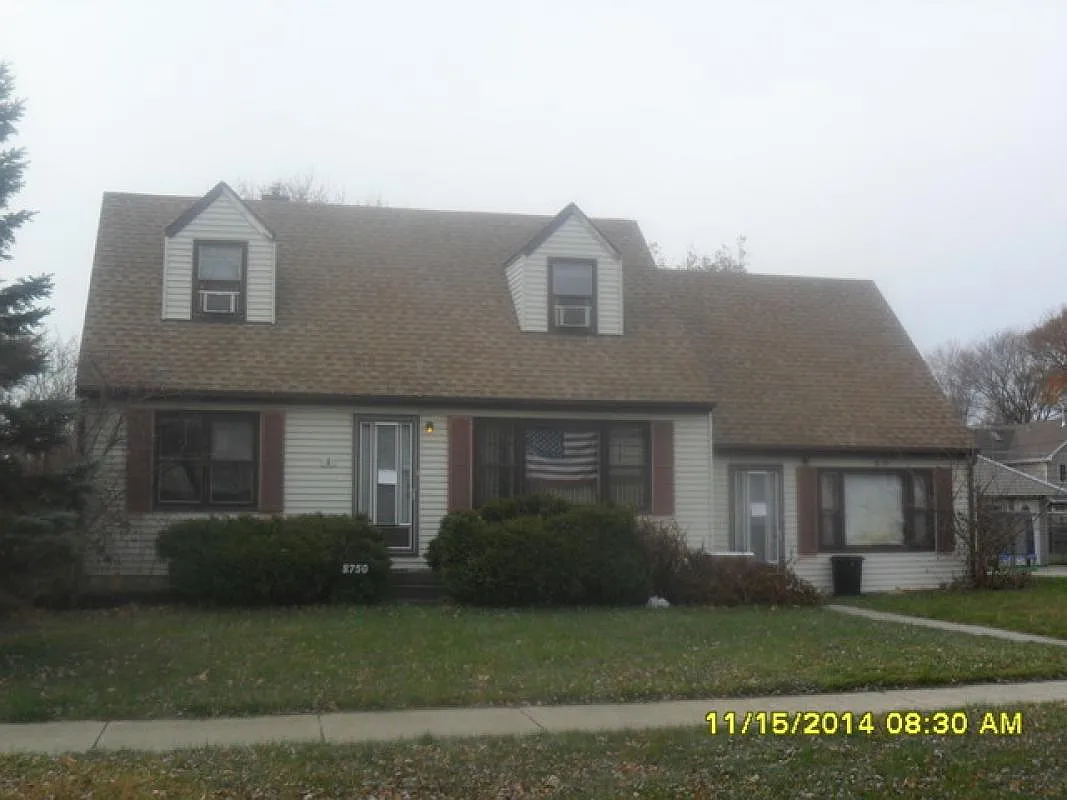 8750 New England Ave photo 1