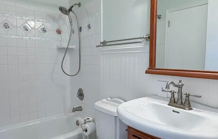 19 Ensign Ave — Photo 8