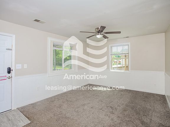 139153_002_living_room_3.jpg