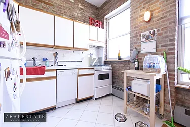 Rented by ZealEstate Group Inc