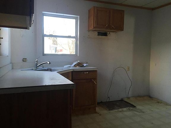 5th image of 1100 John St