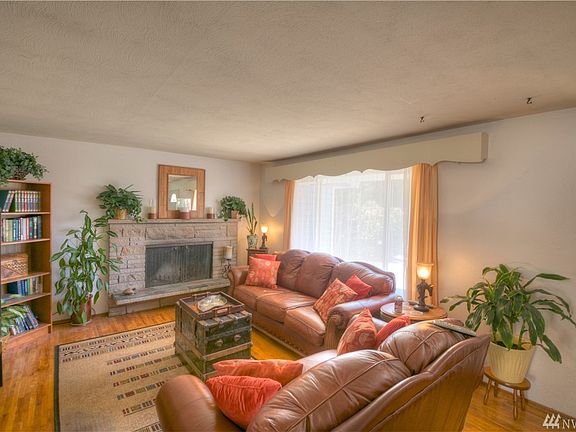 4th image of 7721 Cirque Dr W