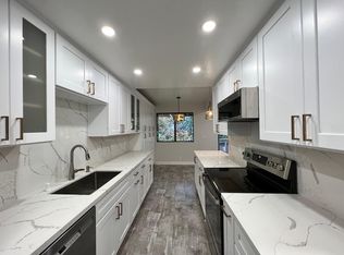 20800 4th St APT 6, Saratoga, CA 95070