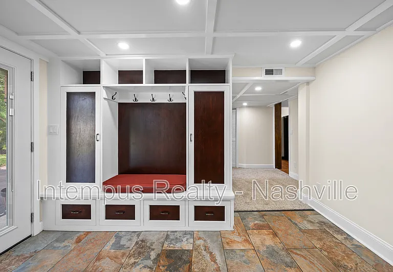 7020 Bonnamere Dr — Photo 24