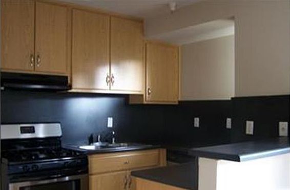 3rd image of 736 N Garfield Ave APT 106
