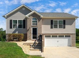 2076 Short Leaf Ln, Soddy Daisy, TN 37379