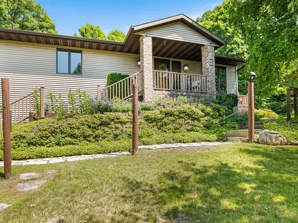 N8621 Ridge Creek ROAD, Elkhart Lake, WI 53020