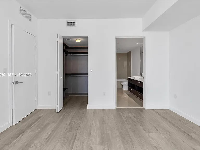 45 SW 9th St #3502 — Photo 20
