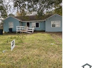 2909 Main Ave, Groves, TX 77619